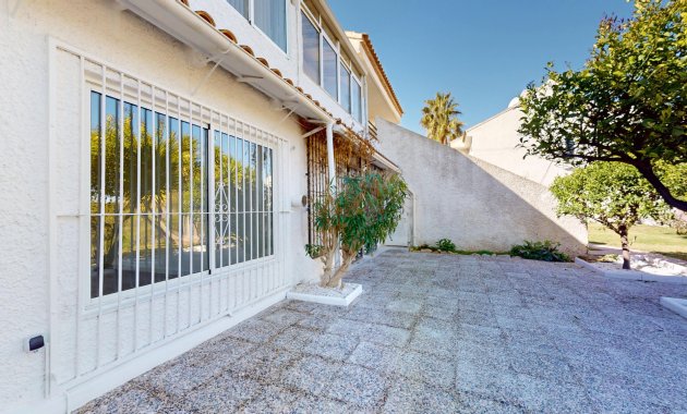 Resale - Townhouse -
Orihuela Costa - Villamartín
