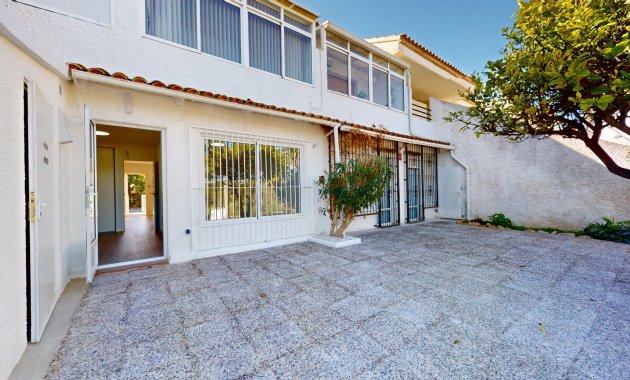 Resale - Townhouse -
Orihuela Costa - Villamartín