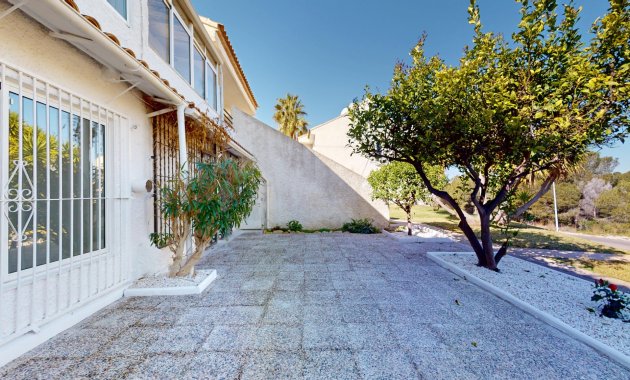 Resale - Townhouse -
Orihuela Costa - Villamartín
