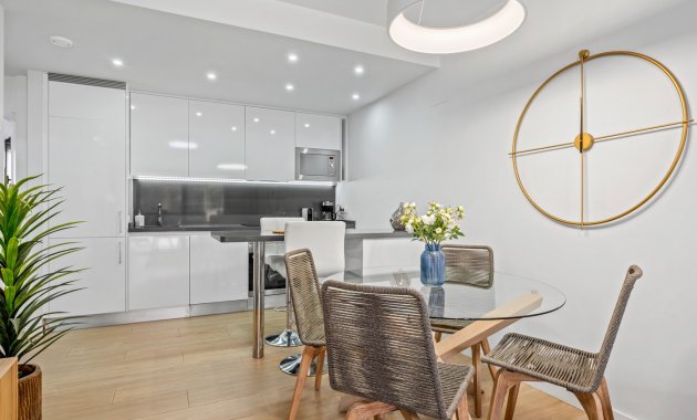 Resale - Apartment  -
Orihuela Costa - Villamartín