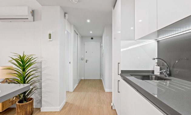 Resale - Apartment  -
Orihuela Costa - Villamartín