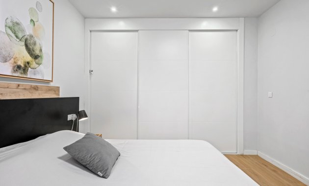 Resale - Apartment  -
Orihuela Costa - Villamartín