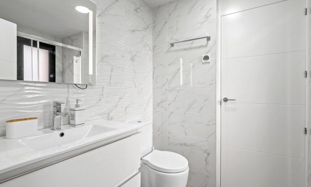 Resale - Apartment  -
Orihuela Costa - Villamartín