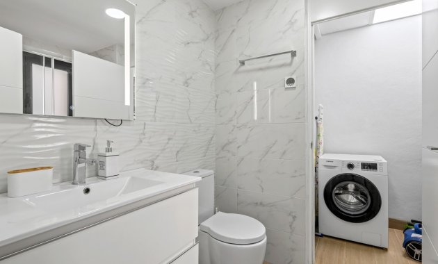 Resale - Apartment  -
Orihuela Costa - Villamartín