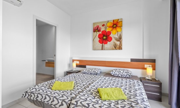 Resale - Apartment  -
Orihuela Costa - La Zenia