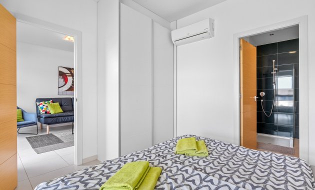 Resale - Apartment  -
Orihuela Costa - La Zenia