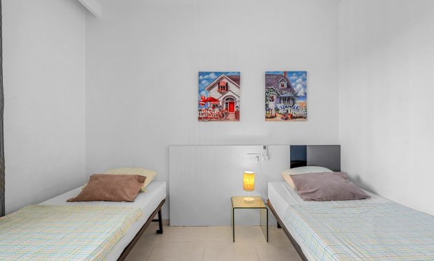 Resale - Apartment  -
Orihuela Costa - La Zenia