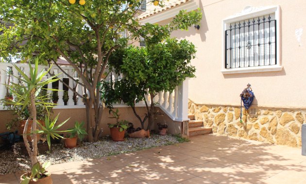 Endursala - Einbýlishús -
Orihuela Costa - Los Dolses