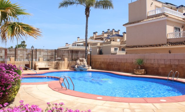 Endursala - Einbýlishús -
Orihuela Costa - Los Dolses