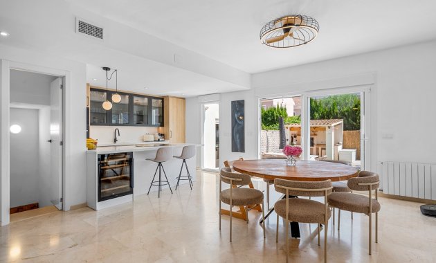 Resale - Townhouse -
Alicante - Playa San Juan