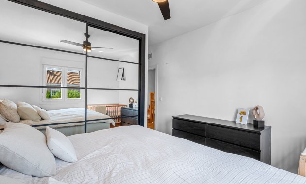 Resale - Townhouse -
Alicante - Playa San Juan