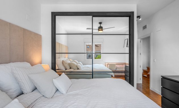 Resale - Townhouse -
Alicante - Playa San Juan
