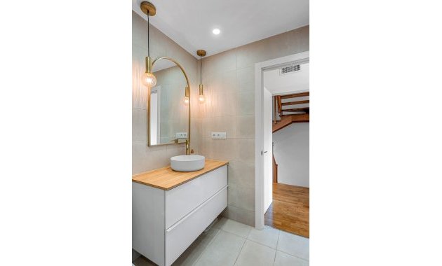 Resale - Townhouse -
Alicante - Playa San Juan