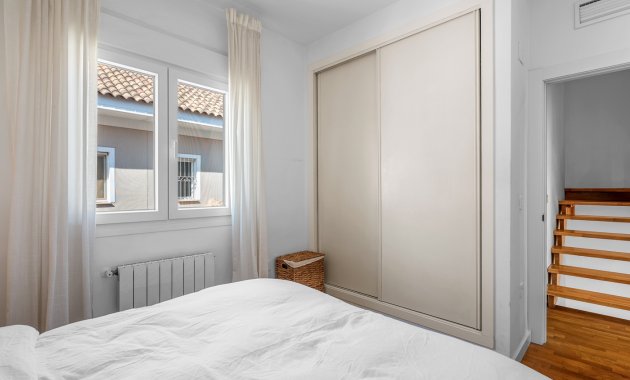 Resale - Townhouse -
Alicante - Playa San Juan