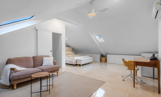 Resale - Townhouse -
Alicante - Playa San Juan