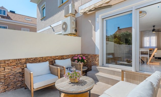 Resale - Townhouse -
Alicante - Playa San Juan