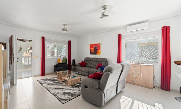 Resale - Villa -
Benijofar - Monte Azul
