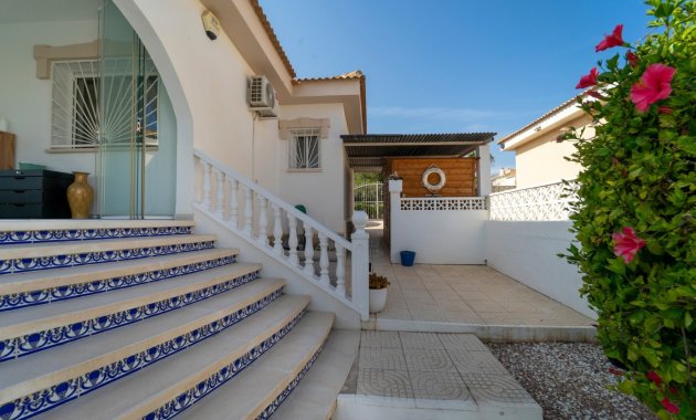 Resale - Villa -
Benijofar - Monte Azul