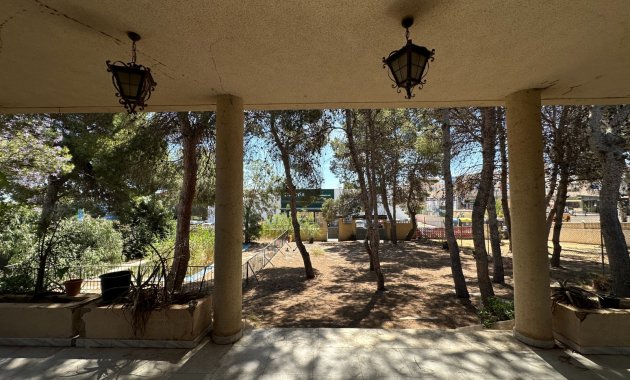 Resale - Villa -
Torrevieja - Los Balcones