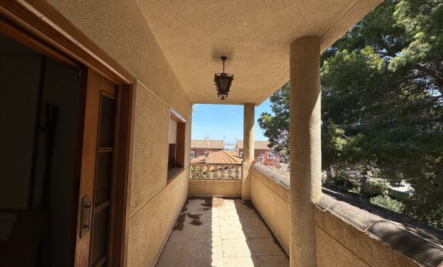 Resale - Villa -
Torrevieja - Los Balcones