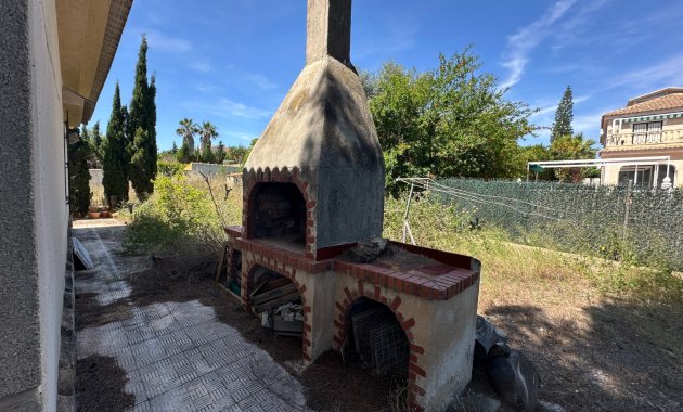 Resale - Villa -
Torrevieja - Los Balcones