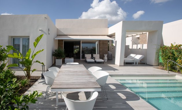 Resale - Villa -
3409 - La finca Golf