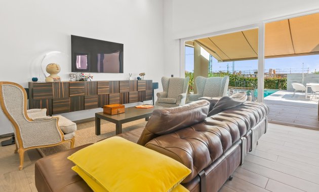 Resale - Villa -
3409 - La finca Golf