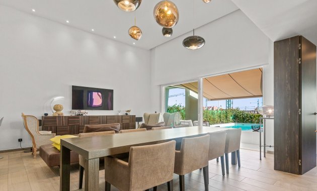 Resale - Villa -
3409 - La finca Golf