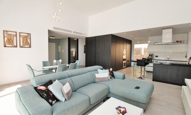 Resale - Villa -
3409 - La finca Golf