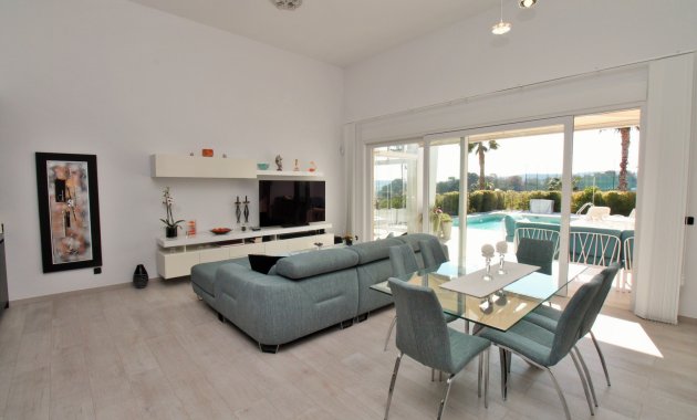 Resale - Villa -
3409 - La finca Golf