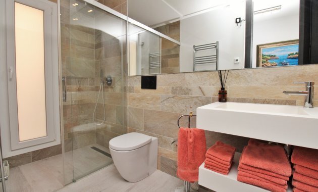 Resale - Villa -
3409 - La finca Golf