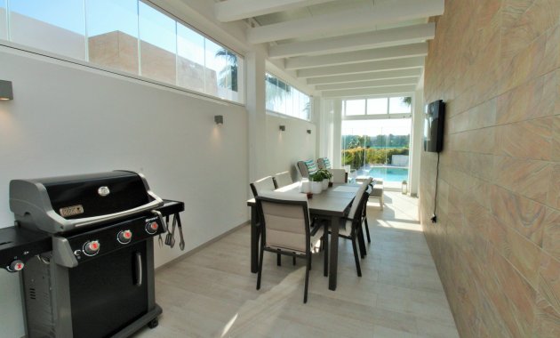 Resale - Villa -
3409 - La finca Golf