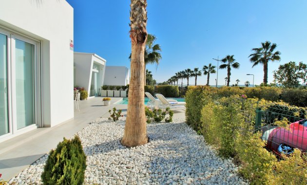 Resale - Villa -
3409 - La finca Golf