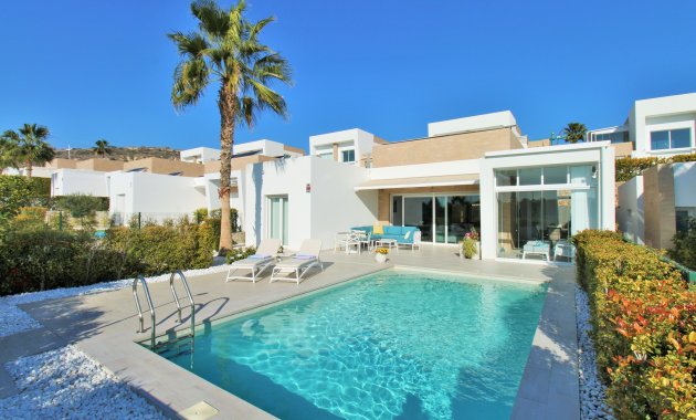 Resale - Villa -
3409 - La finca Golf