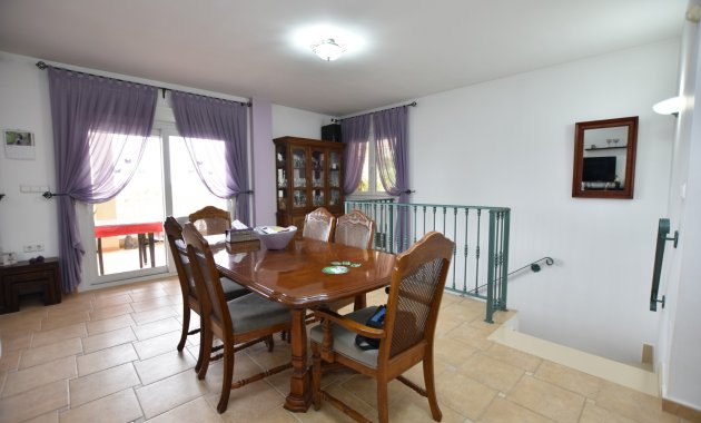 Resale - Villa -
3409 - Montemar