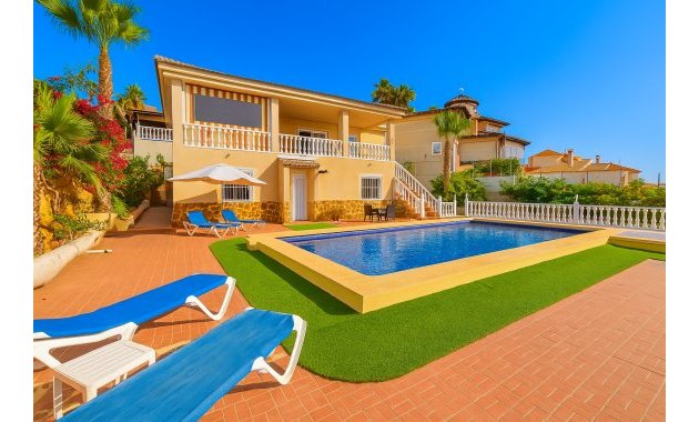 Resale - Villa -
3409 - Montemar