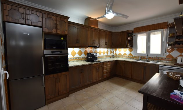 Resale - Villa -
3409 - Montemar
