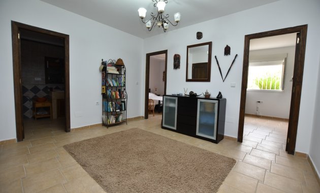 Resale - Villa -
3409 - Montemar