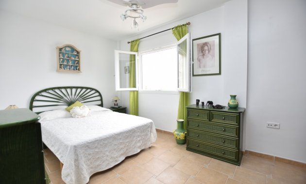 Resale - Villa -
3409 - Montemar