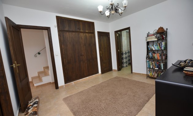 Resale - Villa -
3409 - Montemar