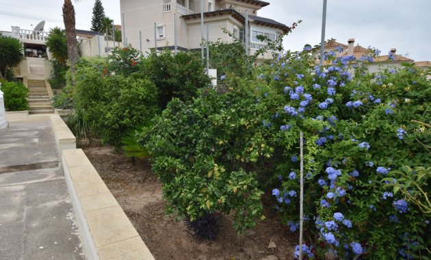 Resale - Villa -
3409 - Montemar