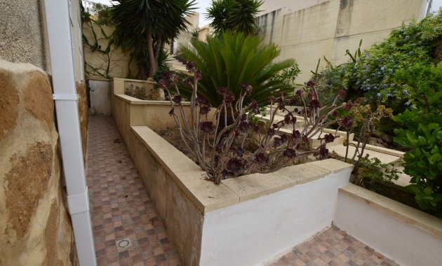 Resale - Villa -
3409 - Montemar