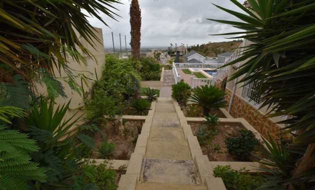 Resale - Villa -
3409 - Montemar
