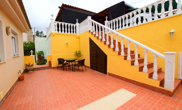 Resale - Villa -
3409 - Montemar