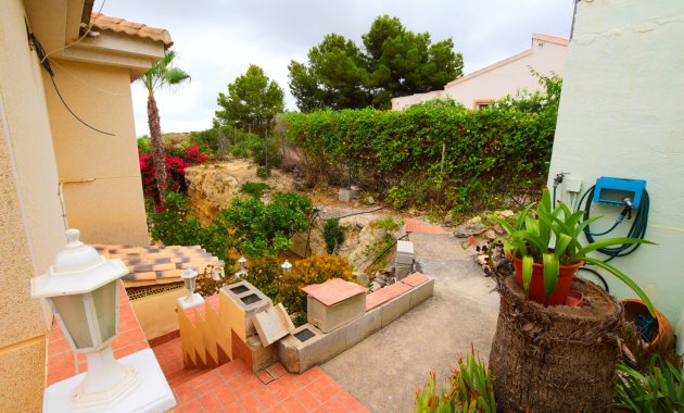 Resale - Villa -
3409 - Montemar