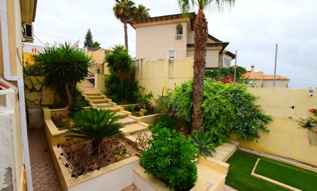 Resale - Villa -
3409 - Montemar
