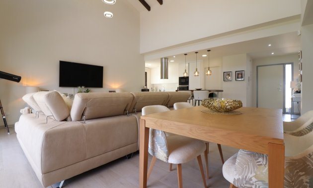 Resale - Villa -
3409 - La finca Golf