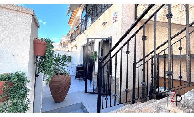 Resale - Townhouse -
Orihuela Costa - Playa Flamenca