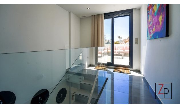 Resale - Villa -
Torrevieja - La Veleta
