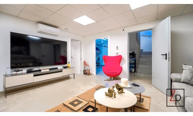Resale - Villa -
Torrevieja - La Veleta
